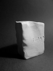 interpretacja przestrzenna tekstu  mirona biaĹ?oszewskiego "tuziemcy"<br>                pracownia komunikacji wizualnej<br>                2008