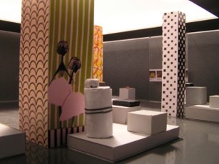 projekt wystawy "Ĺ?wiatĹ?o, dĹşwiÄ?k, obraz... polskie wzornictwo przemysĹ?owe XX wieku"<br>                pracownia projektowania wystaw<br>